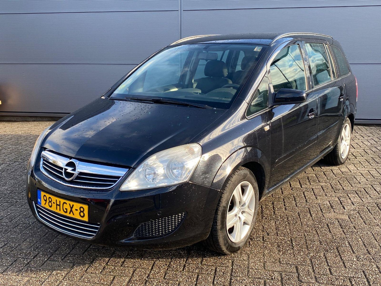 Opel Zafira 1.6 Business | 2008 | 171.131 km | 98HGX8 | NAP: Logisch - Personenwagen: afbeelding 1 Opel Zafira 1.6 Business | 2008 | 171.131 km | 98HGX8 | NAP: Logisch - Personenwagen: afbeelding 1