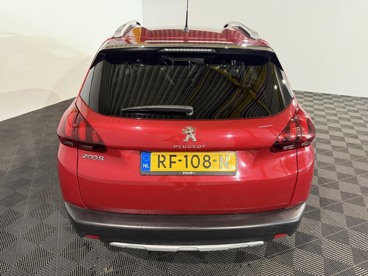 Peugeot 2008 1.2 PureTech Blue Lease Executive RF-108-N 141.645 km - Personenwagen: afbeelding 2 Peugeot 2008 1.2 PureTech Blue Lease Executive RF-108-N 141.645 km - Personenwagen: afbeelding 2