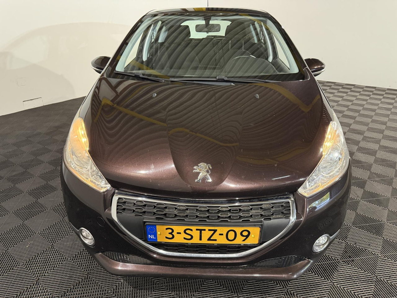 Peugeot | 208 | 1.2 VTi Urban Soul | 2014 | 200.317 km | 3STZ09 | Logisch - Hatchback: afbeelding 2 Peugeot | 208 | 1.2 VTi Urban Soul | 2014 | 200.317 km | 3STZ09 | Logisch - Hatchback: afbeelding 2