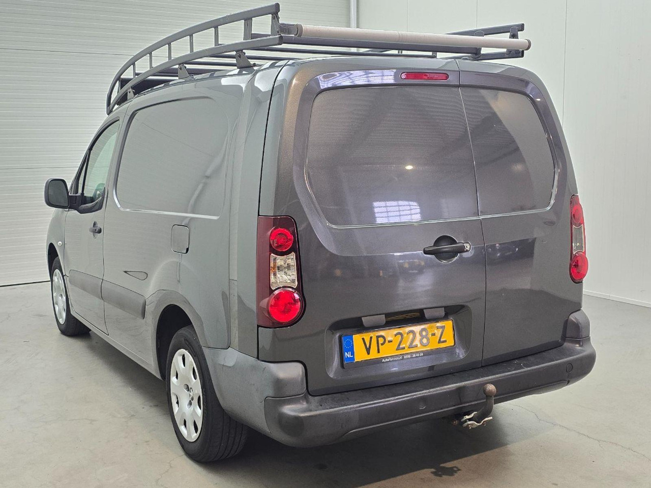 Peugeot Partner 122 1.6 HDi 90 L2 Première | 2015 | 169.353 km | VP228Z | NAP: Logisch - Kleine bestelwagen: afbeelding 3 Peugeot Partner 122 1.6 HDi 90 L2 Première | 2015 | 169.353 km | VP228Z | NAP: Logisch - Kleine bestelwagen: afbeelding 3