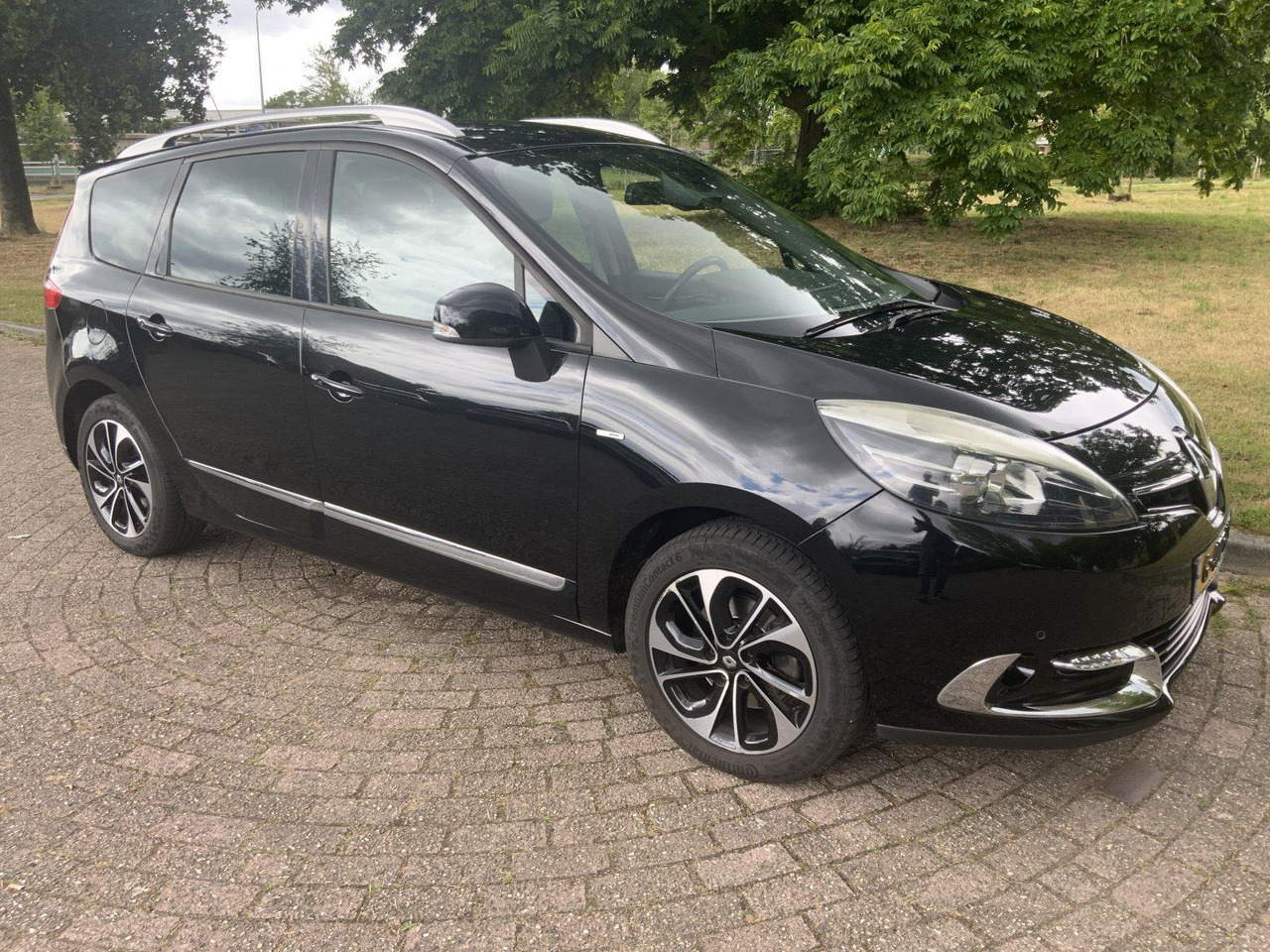 Renault Grand Scénic | 1.2 TCe Bose | 2014 | 89.230 | G-477-NZ - Personenwagen: afbeelding 3 Renault Grand Scénic | 1.2 TCe Bose | 2014 | 89.230 | G-477-NZ - Personenwagen: afbeelding 3