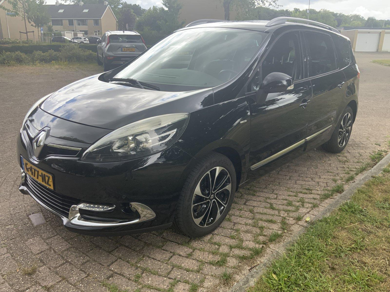 Renault Grand Scénic | 1.2 TCe Bose | 2014 | 89.230 | G-477-NZ - Personenwagen: afbeelding 1 Renault Grand Scénic | 1.2 TCe Bose | 2014 | 89.230 | G-477-NZ - Personenwagen: afbeelding 1