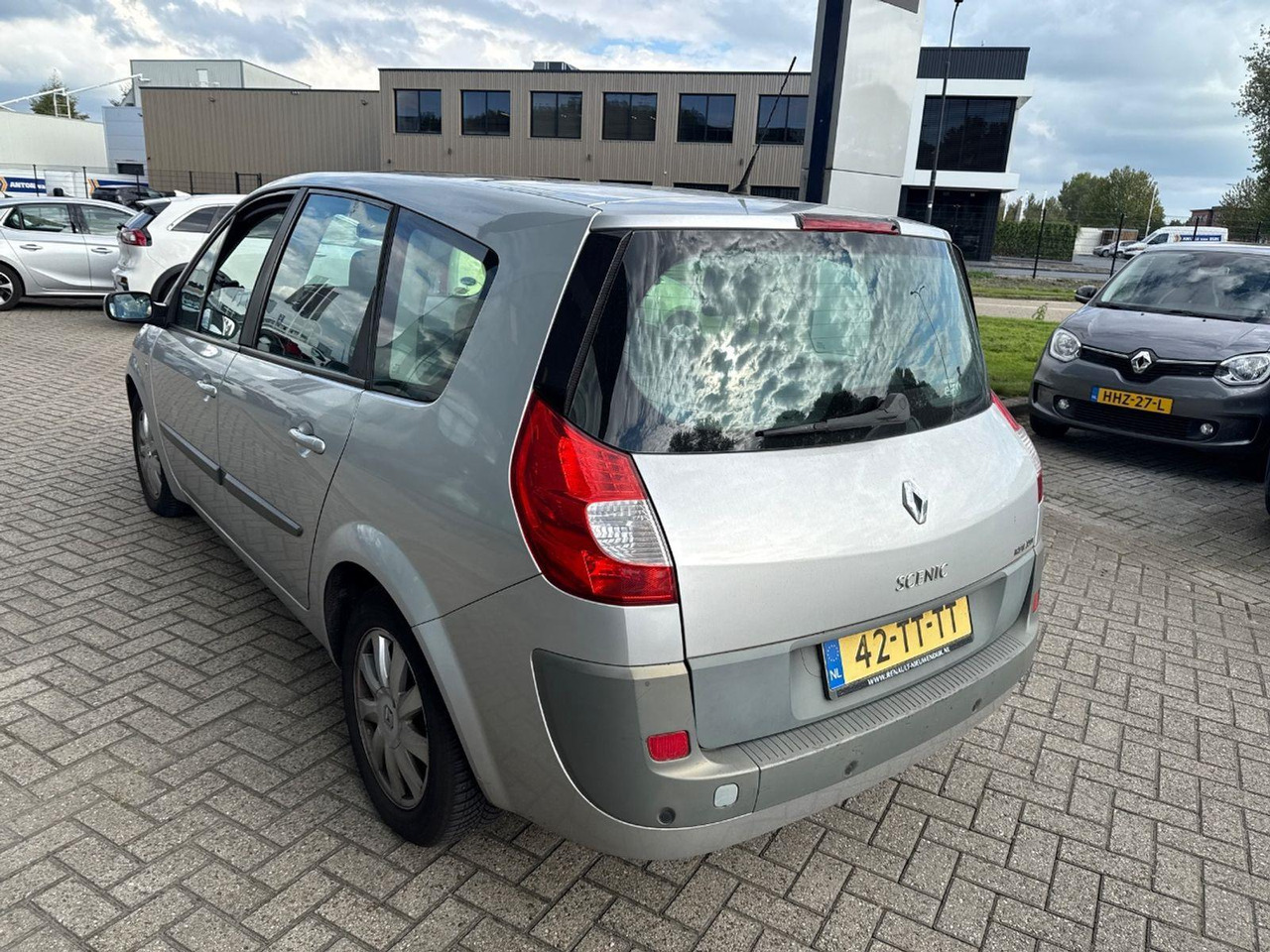 Renault Grand Scénic 2.0 - 16V Business Line 7p. | 2007 | 209.583 km | Automaat | 42TTTT | NAP: Logisch - Personenwagen: afbeelding 3 Renault Grand Scénic 2.0 - 16V Business Line 7p. | 2007 | 209.583 km | Automaat | 42TTTT | NAP: Logisch - Personenwagen: afbeelding 3