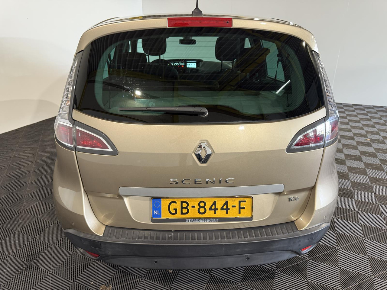 Renault Scénic 1.2 TCe Limited GB-844-F 145.710 km - Personenwagen: afbeelding 2 Renault Scénic 1.2 TCe Limited GB-844-F 145.710 km - Personenwagen: afbeelding 2