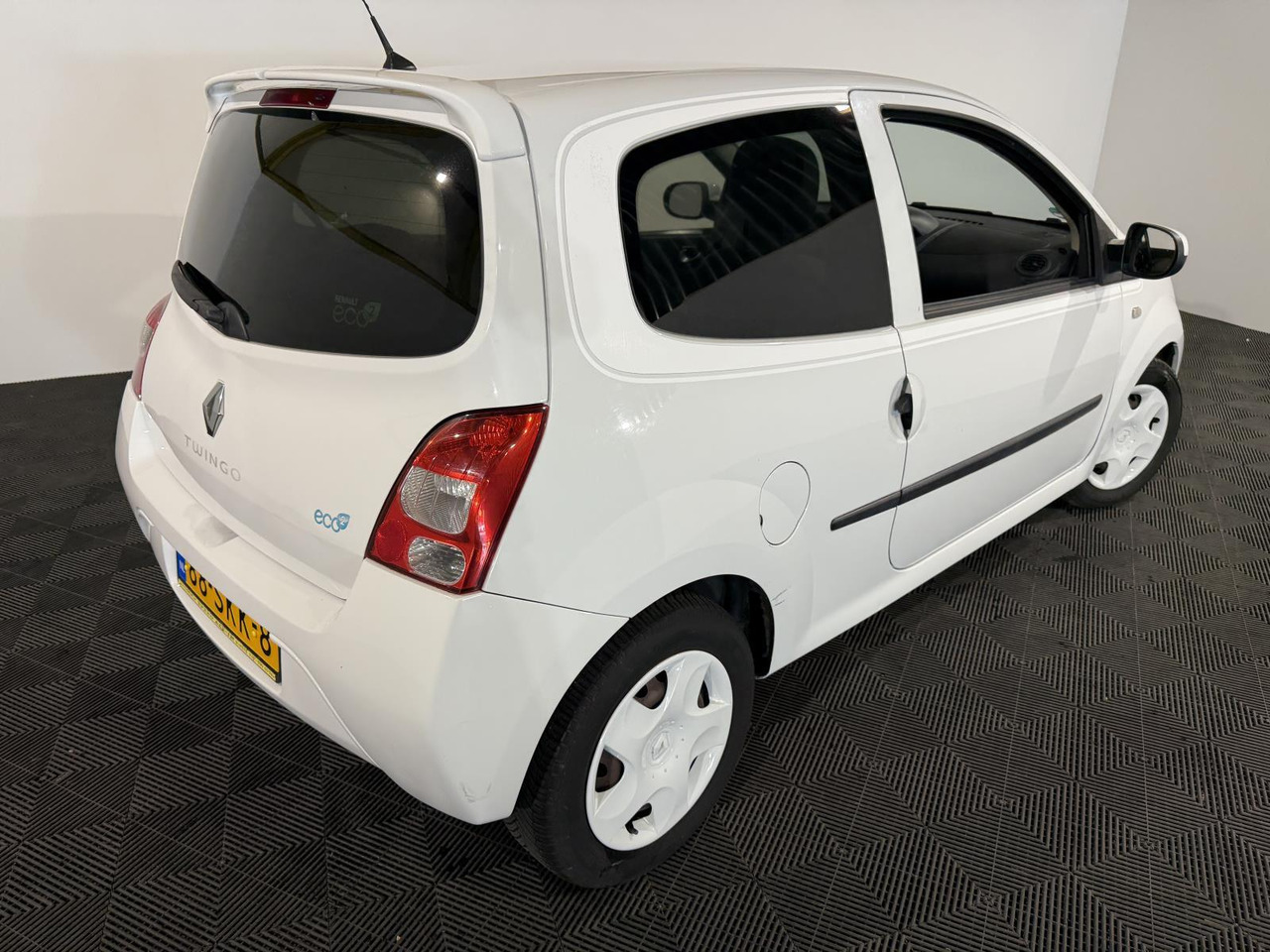 Renault Twingo 1.2-16V Collection | 2011 | 176.619 km | 88-SKK-8 - Hatchback: afbeelding 2 Renault Twingo 1.2-16V Collection | 2011 | 176.619 km | 88-SKK-8 - Hatchback: afbeelding 2