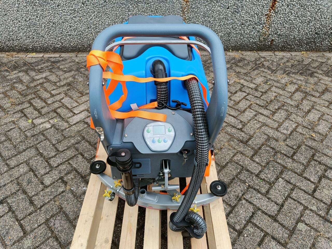 Schrob/ Veegmachine Nieuw - Schoonmaakmachine: afbeelding 5 Schrob/ Veegmachine Nieuw - Schoonmaakmachine: afbeelding 5