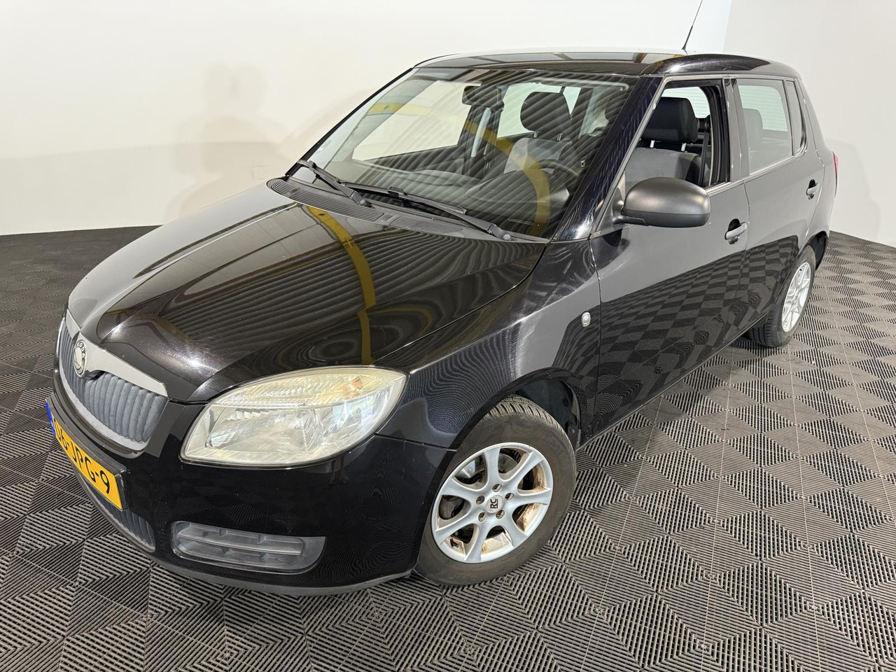 Skoda Fabia 1.2 Comfort | 2009 | 214.179 km | 06-JPG-9 - Hatchback: afbeelding 1 Skoda Fabia 1.2 Comfort | 2009 | 214.179 km | 06-JPG-9 - Hatchback: afbeelding 1