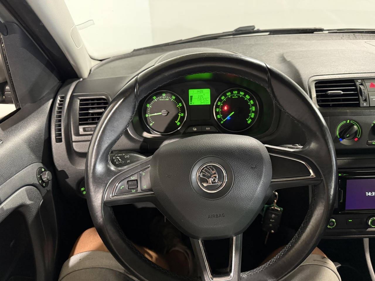 Skoda Roomster 1.2 TSI Drive | 2015 | 119.156 km | 2-XTS-79 - Personenwagen: afbeelding 5 Skoda Roomster 1.2 TSI Drive | 2015 | 119.156 km | 2-XTS-79 - Personenwagen: afbeelding 5