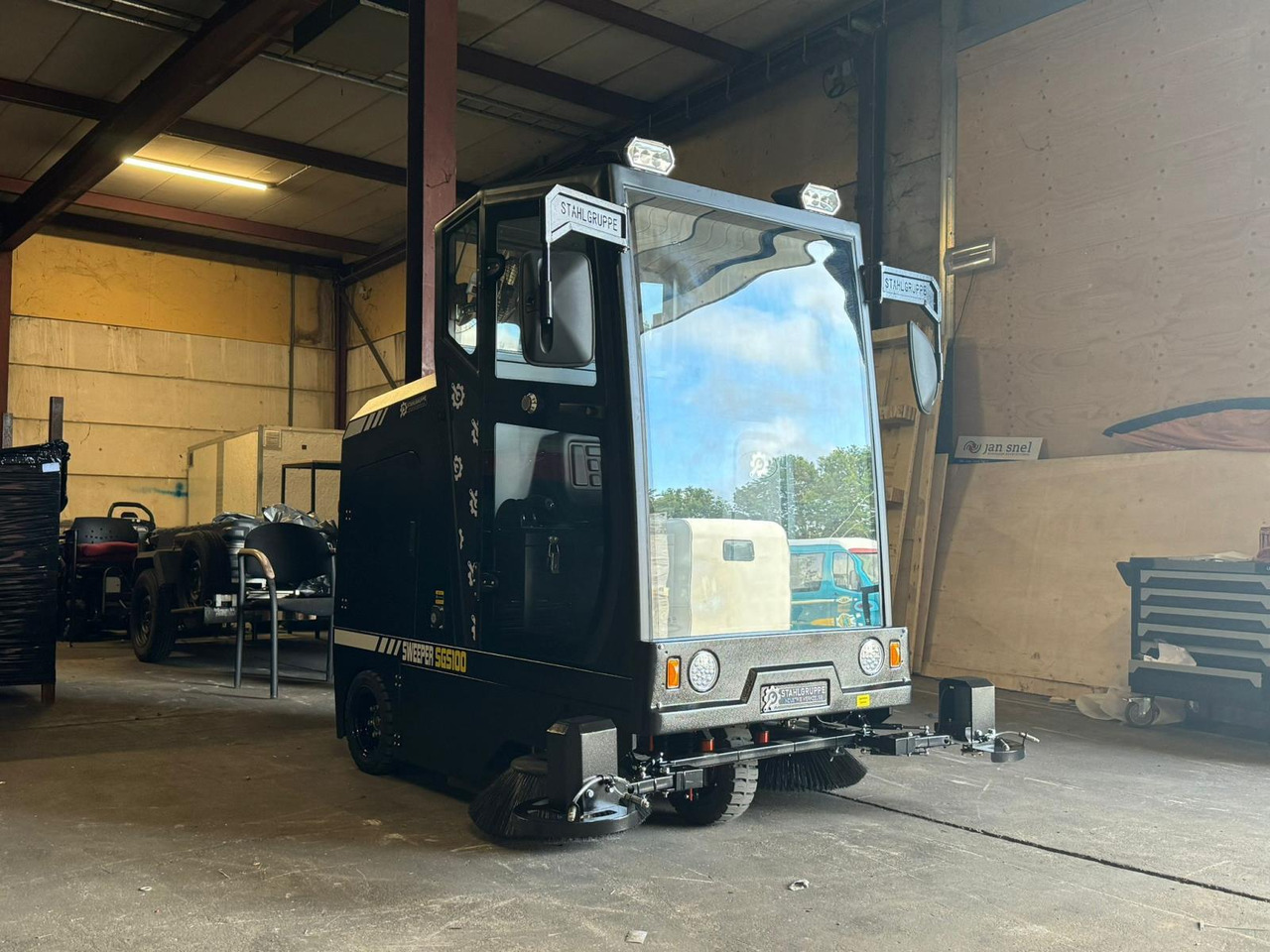 Veegmachine Stahlgruppe SGS100 - Werkplaats toebehoor: afbeelding 1 Veegmachine Stahlgruppe SGS100 - Werkplaats toebehoor: afbeelding 1