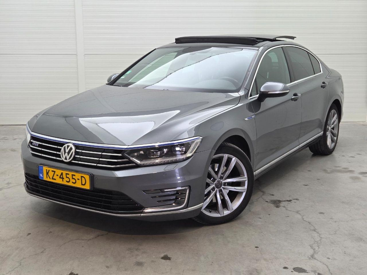 Volkswagen Passat 1.4 TSI GTE Connected Series Plus | 2016 | 354.708 km | KZ455D | NAP: Logisch - Sedan: afbeelding 1 Volkswagen Passat 1.4 TSI GTE Connected Series Plus | 2016 | 354.708 km | KZ455D | NAP: Logisch - Sedan: afbeelding 1