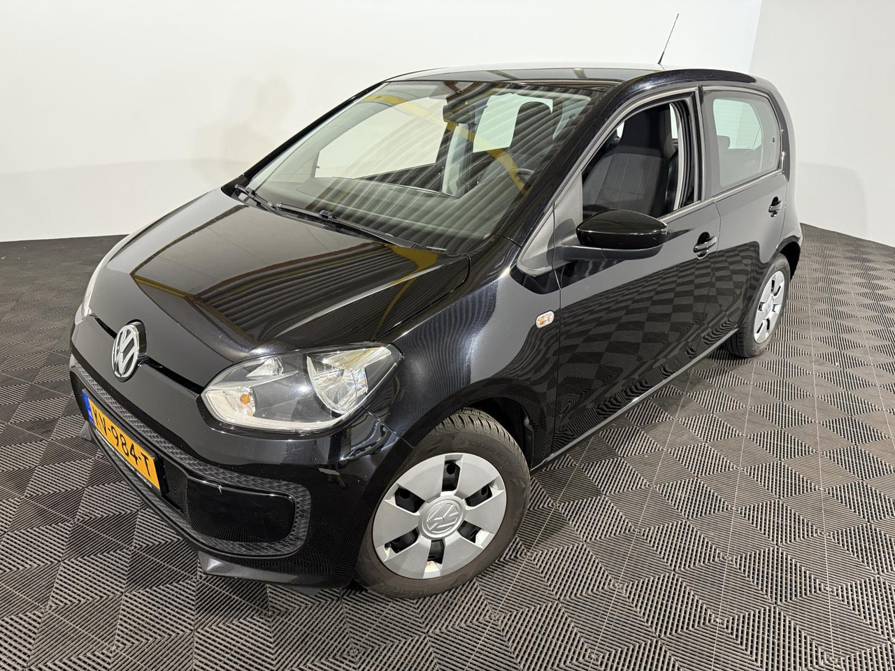 Volkswagen Up 1.0 Move up! BlueMotion | 2015 | 169.625 km | KV-984-T - Hatchback: afbeelding 1 Volkswagen Up 1.0 Move up! BlueMotion | 2015 | 169.625 km | KV-984-T - Hatchback: afbeelding 1