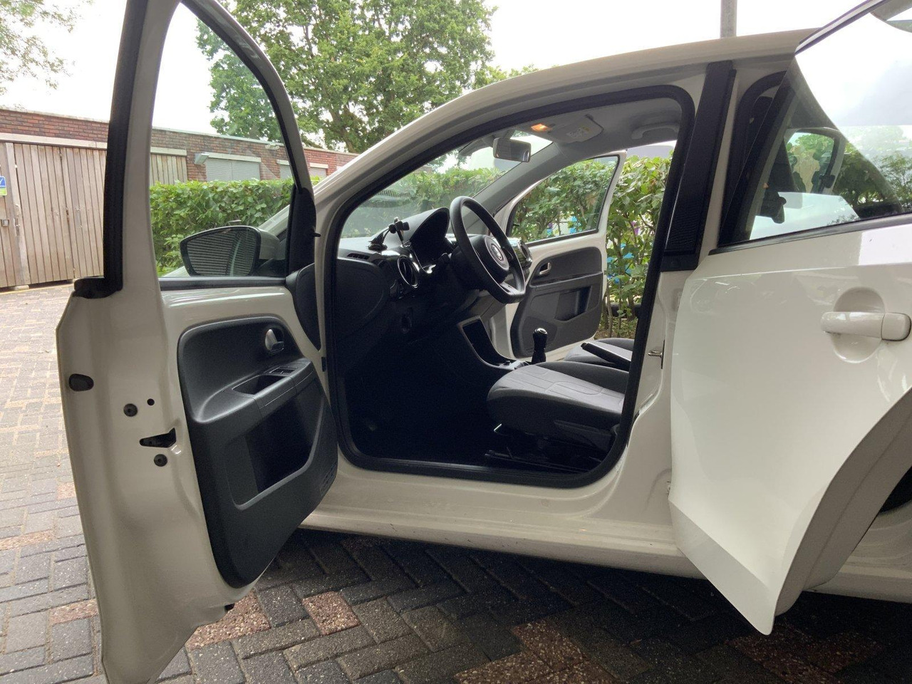Volkswagen Up! | 1.0 move up! | 2014 | 123.288km | 3-ZDJ-85 - Hatchback: afbeelding 3 Volkswagen Up! | 1.0 move up! | 2014 | 123.288km | 3-ZDJ-85 - Hatchback: afbeelding 3