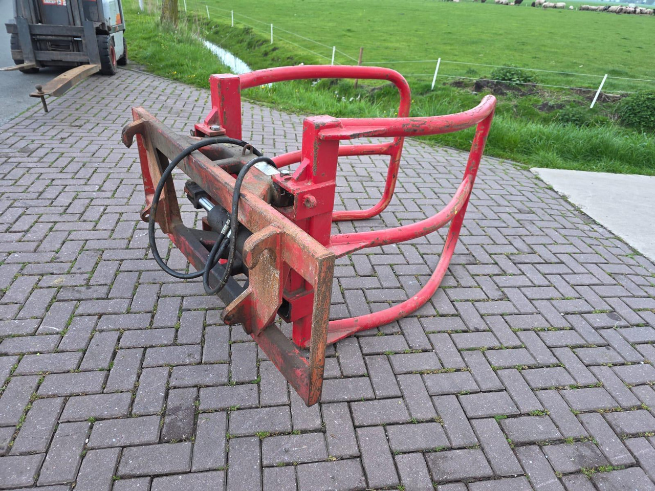 Wifo BKP Ronde Balenklem met Euro Aansluiting - Werkplaats toebehoor: afbeelding 1 Wifo BKP Ronde Balenklem met Euro Aansluiting - Werkplaats toebehoor: afbeelding 1