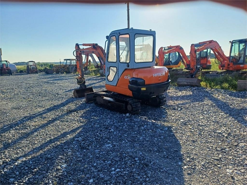 Hitachi EX35 kauhan kallistajalla - Minigraafmachine: afbeelding 3 Hitachi EX35 kauhan kallistajalla - Minigraafmachine: afbeelding 3