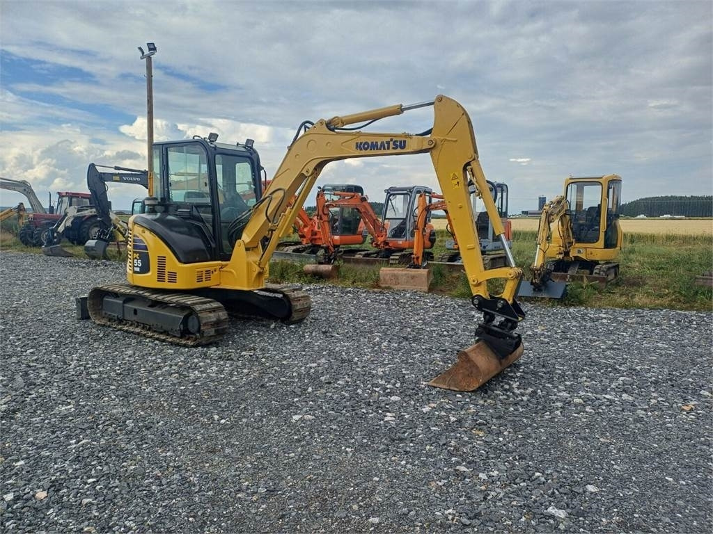 Komatsu PC50mr2 kallistuvalla liittimellä - Minigraafmachine: afbeelding 5 Komatsu PC50mr2 kallistuvalla liittimellä - Minigraafmachine: afbeelding 5