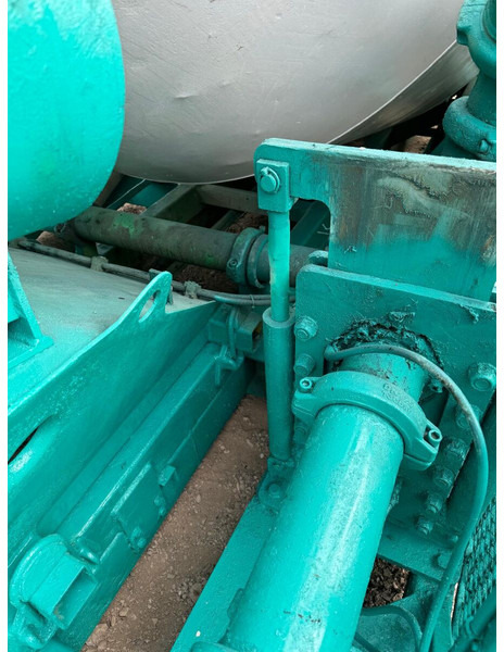 CIFA Concrete Mixer with own engine - Betonmolen: afbeelding 4 CIFA Concrete Mixer with own engine - Betonmolen: afbeelding 4