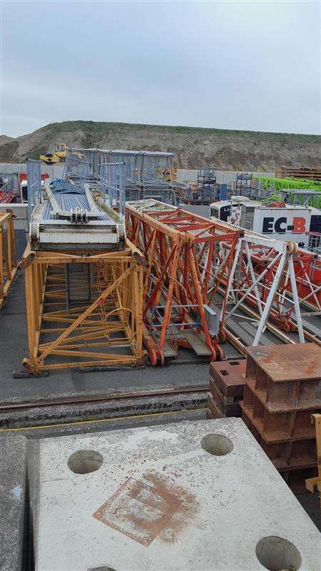 LIEBHERR 250 EC-B 12 Litronic - Torenkraan: afbeelding 1 LIEBHERR 250 EC-B 12 Litronic - Torenkraan: afbeelding 1