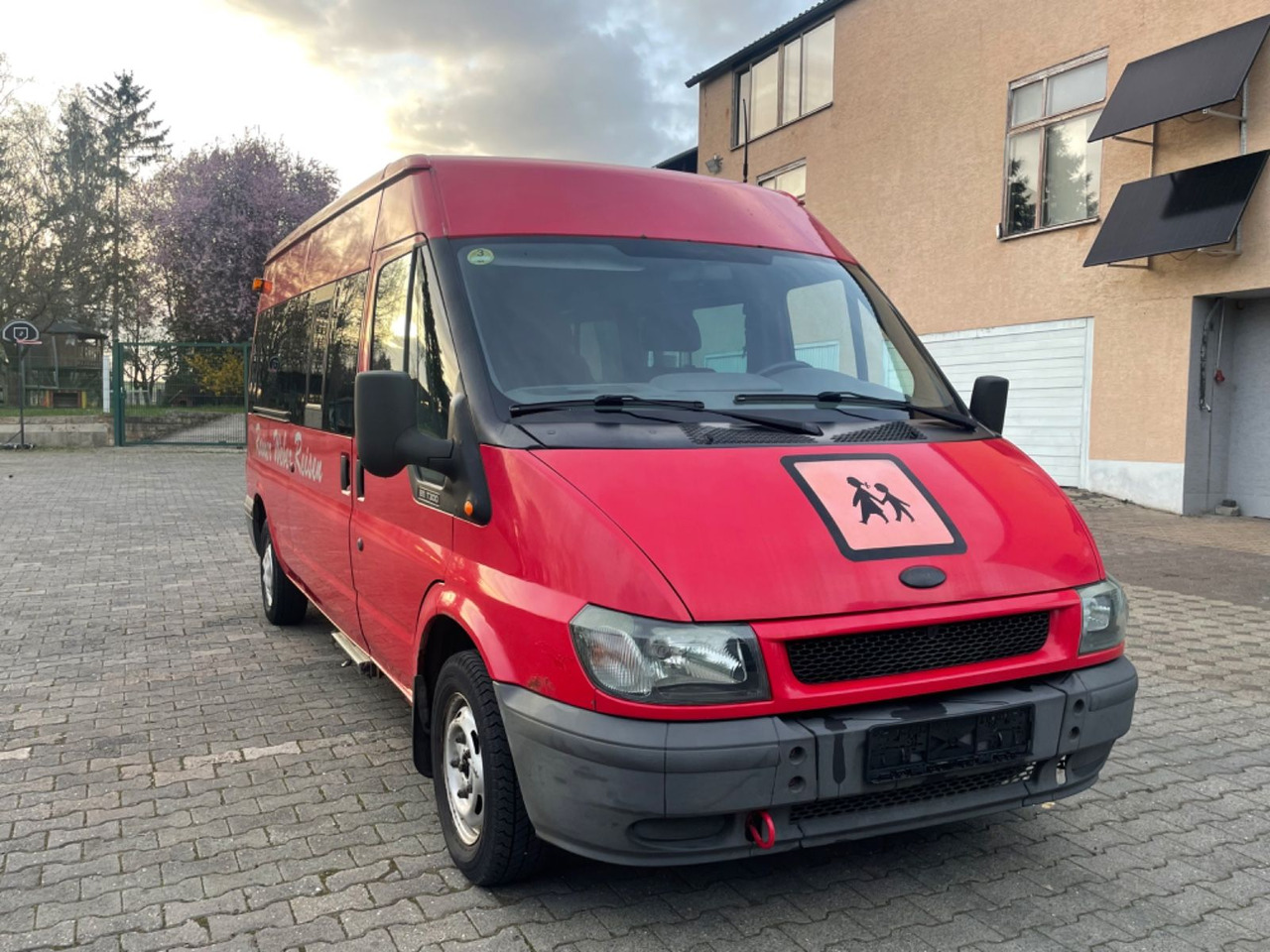 Ford Transit/mit Rollstuhl-Hebebühne - Minibus, Personenvervoer: afbeelding 1 Ford Transit/mit Rollstuhl-Hebebühne - Minibus, Personenvervoer: afbeelding 1