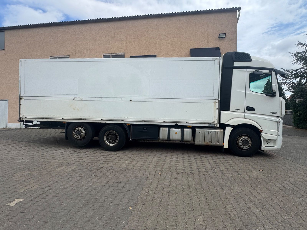 Mercedes-Benz Actros2545/Lift-Lenk/Mitnahmestp/Retder - Drankenwagen vrachtwagen: afbeelding 2 Mercedes-Benz Actros2545/Lift-Lenk/Mitnahmestp/Retder - Drankenwagen vrachtwagen: afbeelding 2