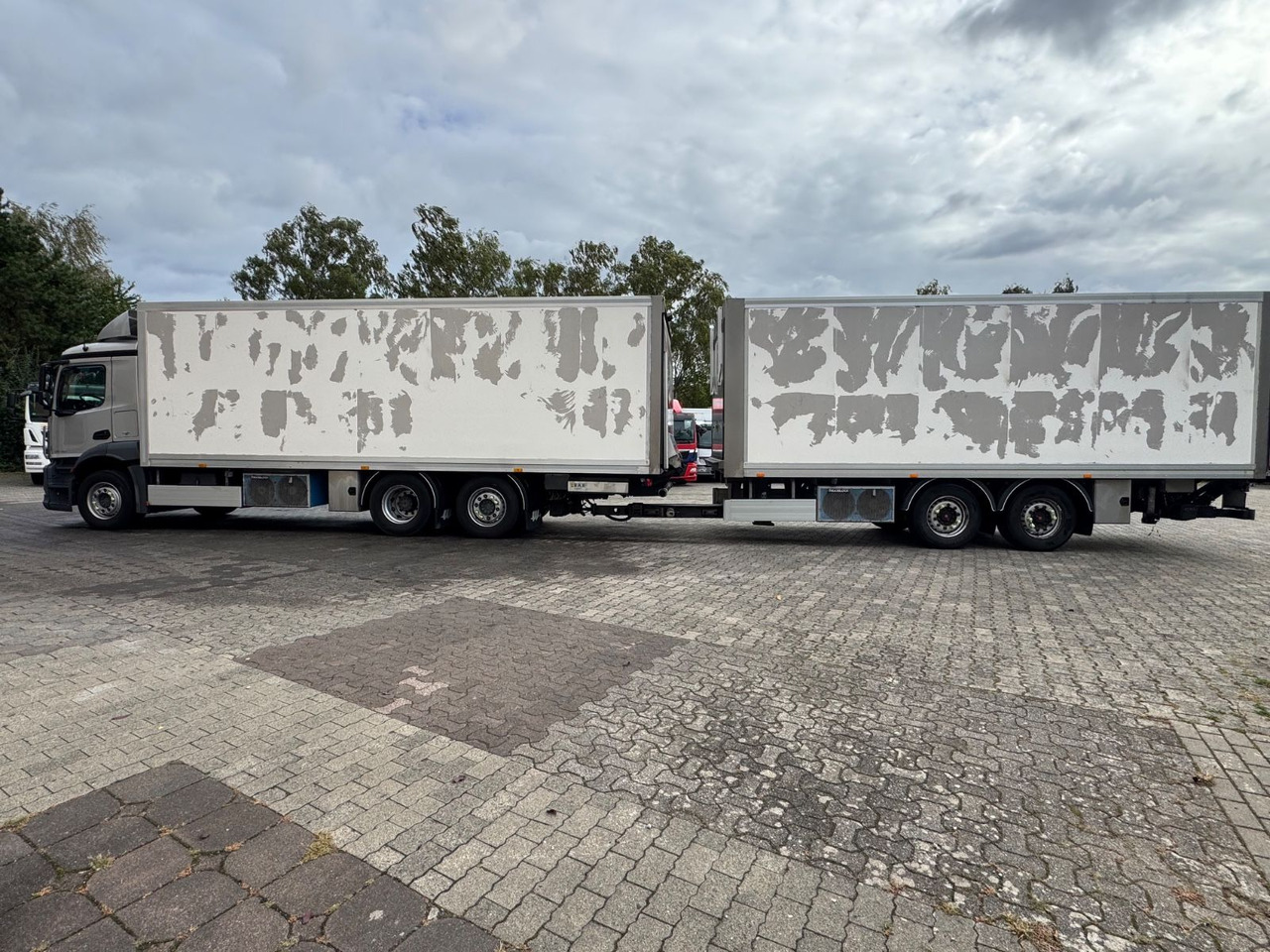 Mercedes-Benz Antos 2540/2xLBW/Kühlung-Defekt/5instock - Koelwagen vrachtwagen: afbeelding 4 Mercedes-Benz Antos 2540/2xLBW/Kühlung-Defekt/5instock - Koelwagen vrachtwagen: afbeelding 4