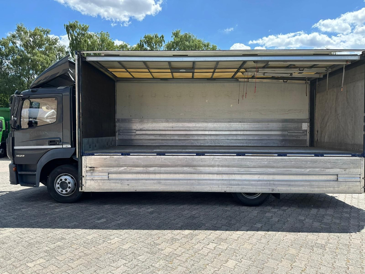 Mercedes-Benz Atego 1523/Klima/LBW/GT-Zertifiziert/2xAHK - Drankenwagen vrachtwagen: afbeelding 4 Mercedes-Benz Atego 1523/Klima/LBW/GT-Zertifiziert/2xAHK - Drankenwagen vrachtwagen: afbeelding 4