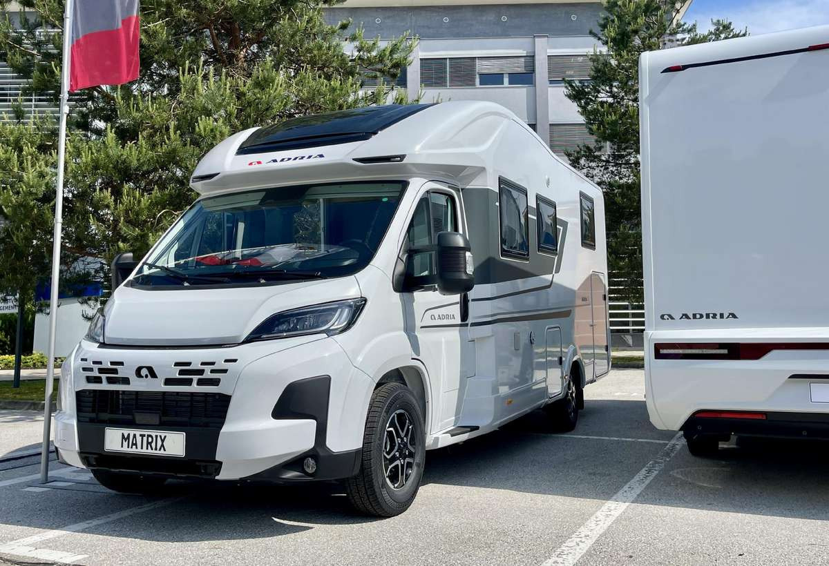 ADRIA Matrix Axess 650 SL - Half integraal camper: afbeelding 1 ADRIA Matrix Axess 650 SL - Half integraal camper: afbeelding 1