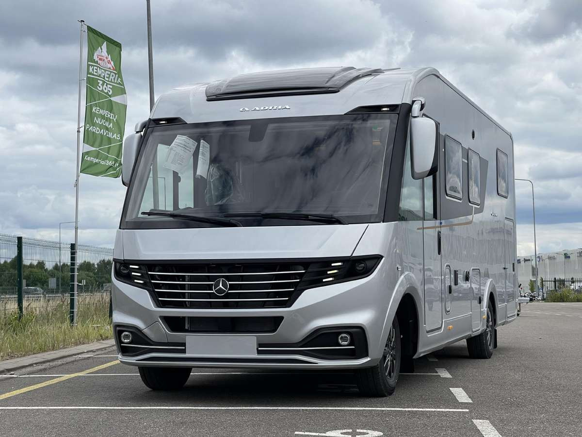 ADRIA Super Sonic 780 DC - Integraal camper: afbeelding 1 ADRIA Super Sonic 780 DC - Integraal camper: afbeelding 1