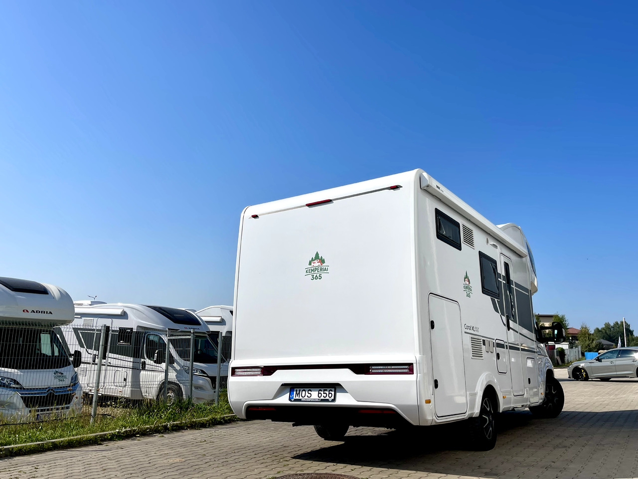 Adria Coral Xl 600 DP - Alkoof camper: afbeelding 2 Adria Coral Xl 600 DP - Alkoof camper: afbeelding 2