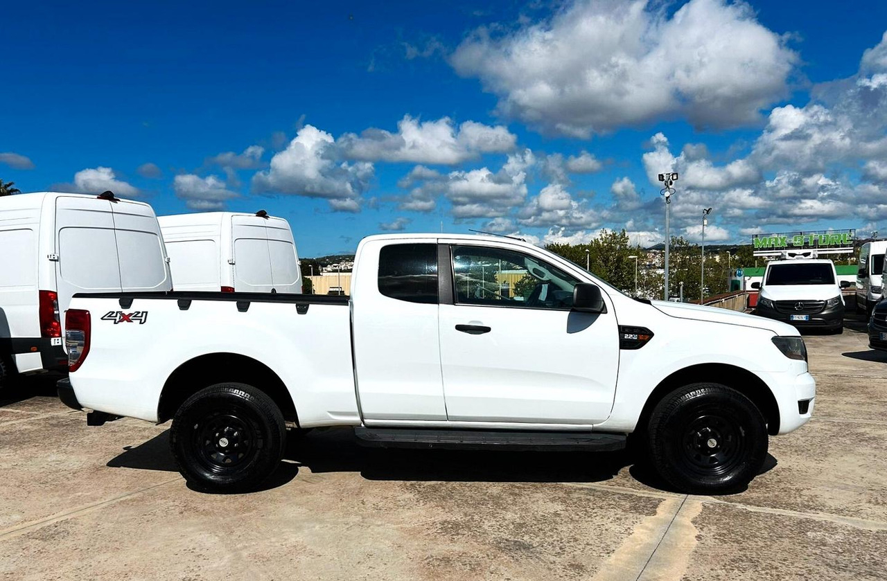 Ford Ranger 2.2 160 cv XL Supercab 4 posti 4wd - Pick-up: afbeelding 4 Ford Ranger 2.2 160 cv XL Supercab 4 posti 4wd - Pick-up: afbeelding 4