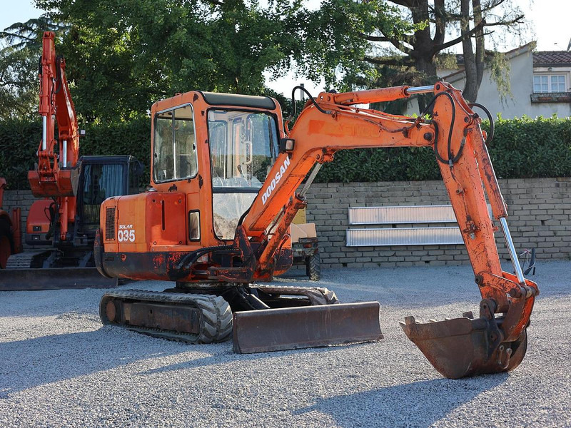 Doosan SOLAR035 - Minigraafmachine: afbeelding 2 Doosan SOLAR035 - Minigraafmachine: afbeelding 2
