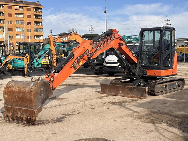 Hitachi ZX65USB - Minigraafmachine: afbeelding 1 Hitachi ZX65USB - Minigraafmachine: afbeelding 1