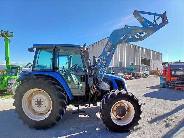 New Holland TL90A - Tractor: afbeelding 1 New Holland TL90A - Tractor: afbeelding 1