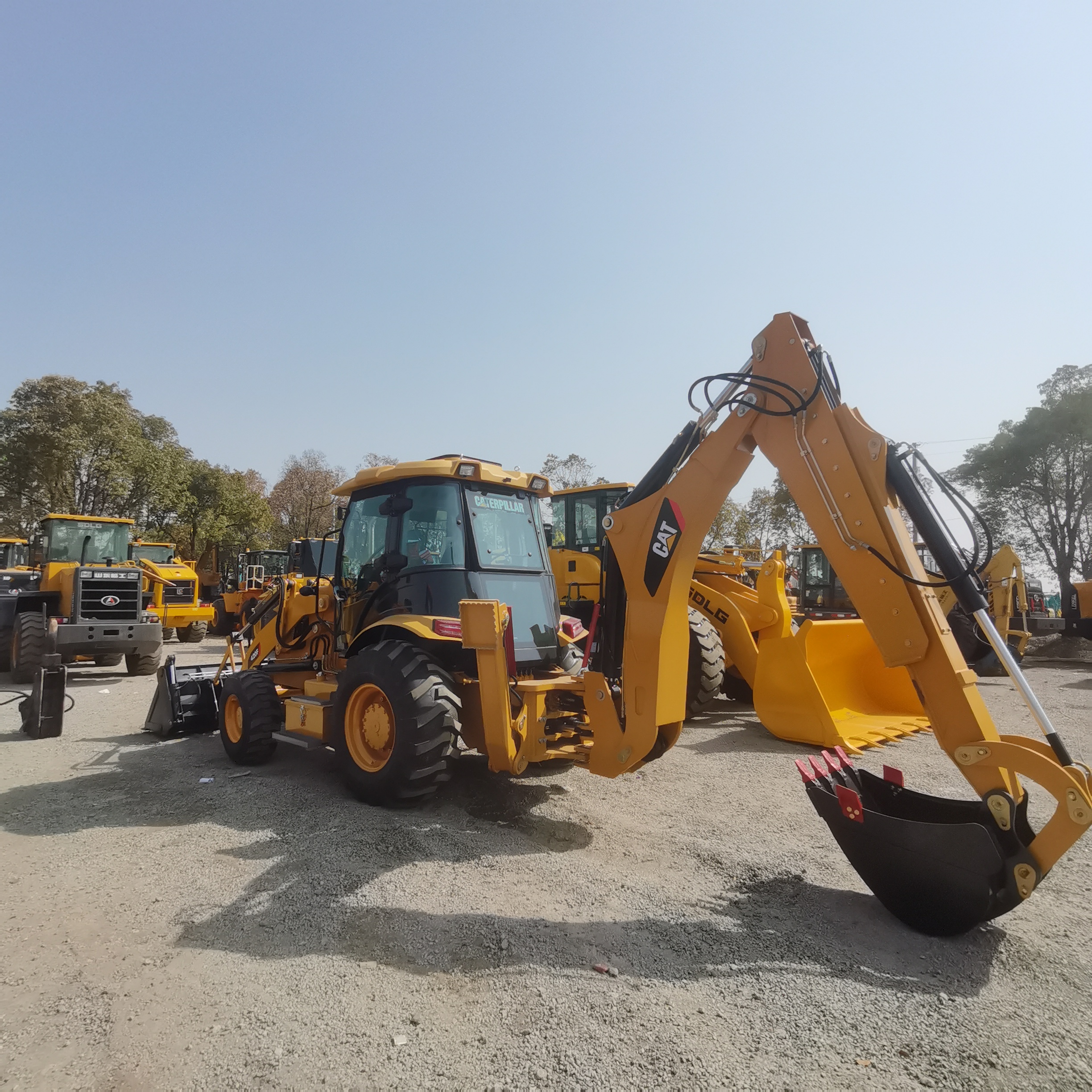 CATERPILLAR 420F - Graaflaadmachine: afbeelding 3 CATERPILLAR 420F - Graaflaadmachine: afbeelding 3