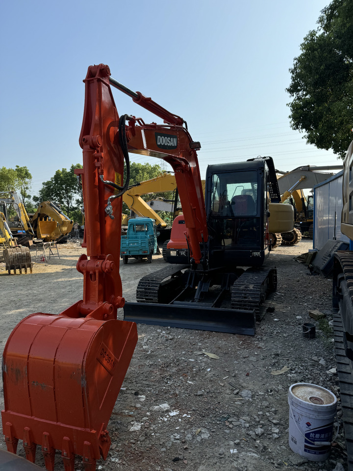 DOOSAN DX60 - Rupsgraafmachine: afbeelding 4 DOOSAN DX60 - Rupsgraafmachine: afbeelding 4