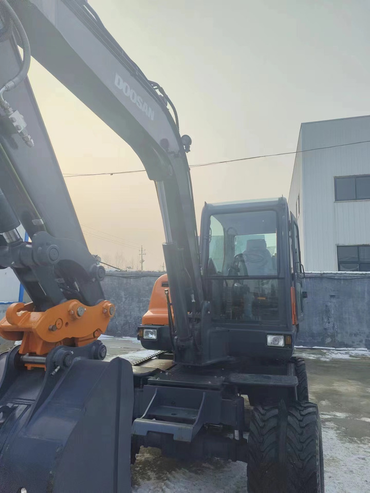 DOOSAN DX60w-9c - Minigraafmachine: afbeelding 2 DOOSAN DX60w-9c - Minigraafmachine: afbeelding 2