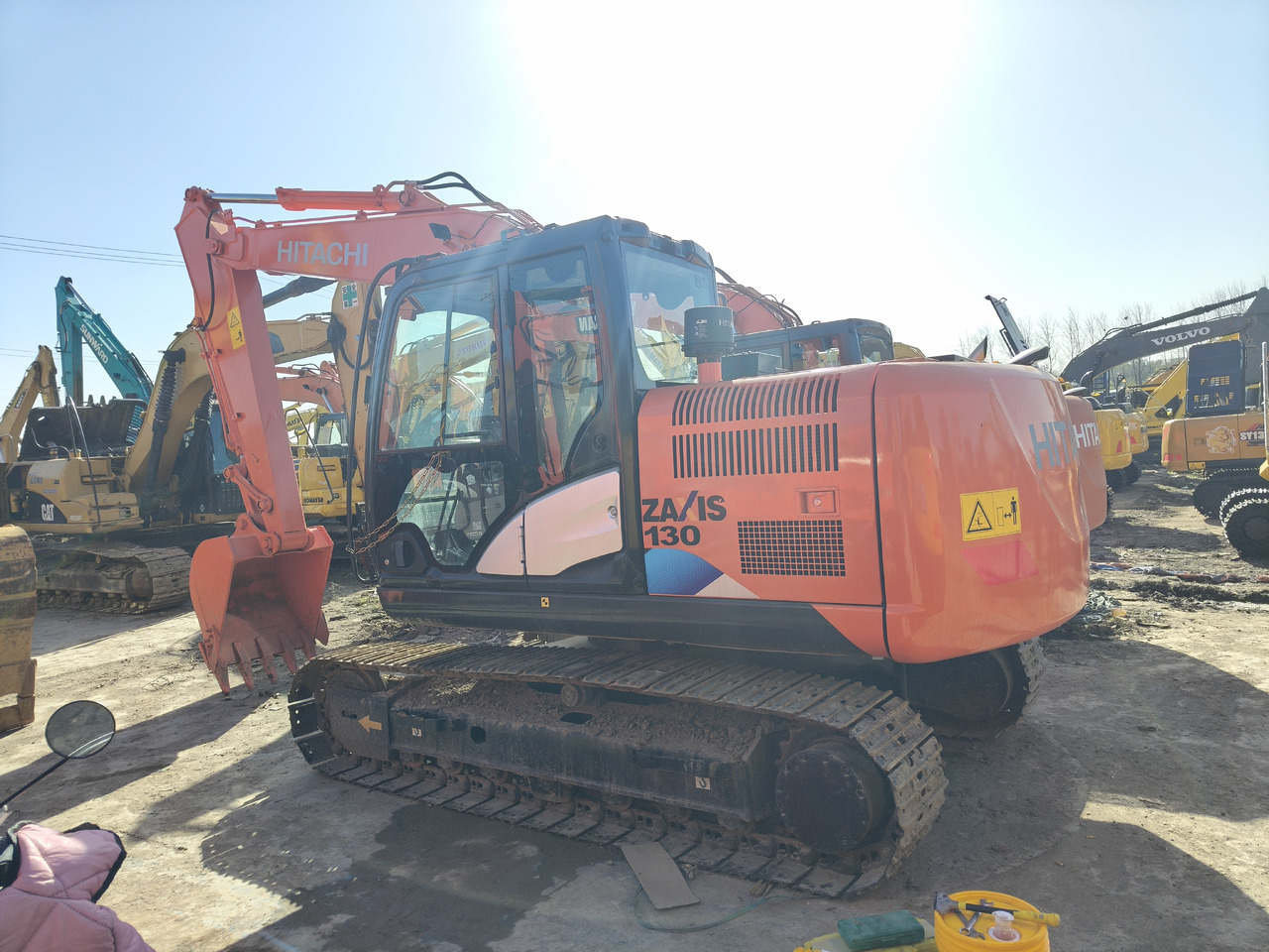 HITACHI ZX130H-5A - Rupsgraafmachine: afbeelding 1 HITACHI ZX130H-5A - Rupsgraafmachine: afbeelding 1