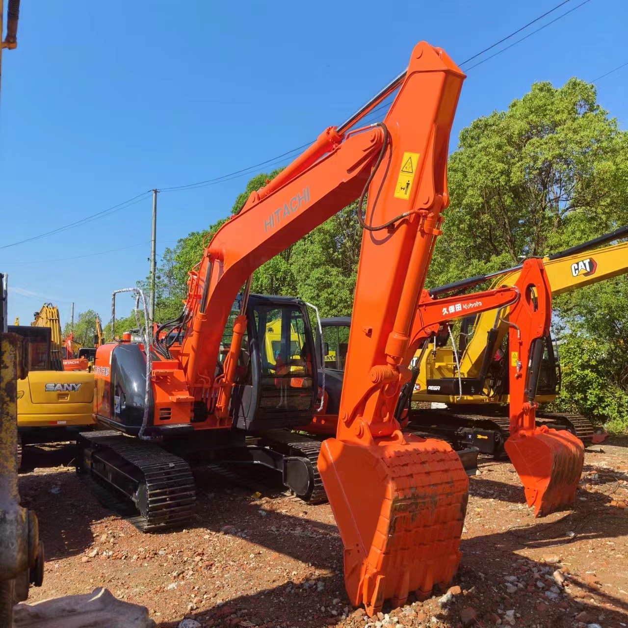 HITACHI ZX135 - Rupsgraafmachine: afbeelding 2 HITACHI ZX135 - Rupsgraafmachine: afbeelding 2