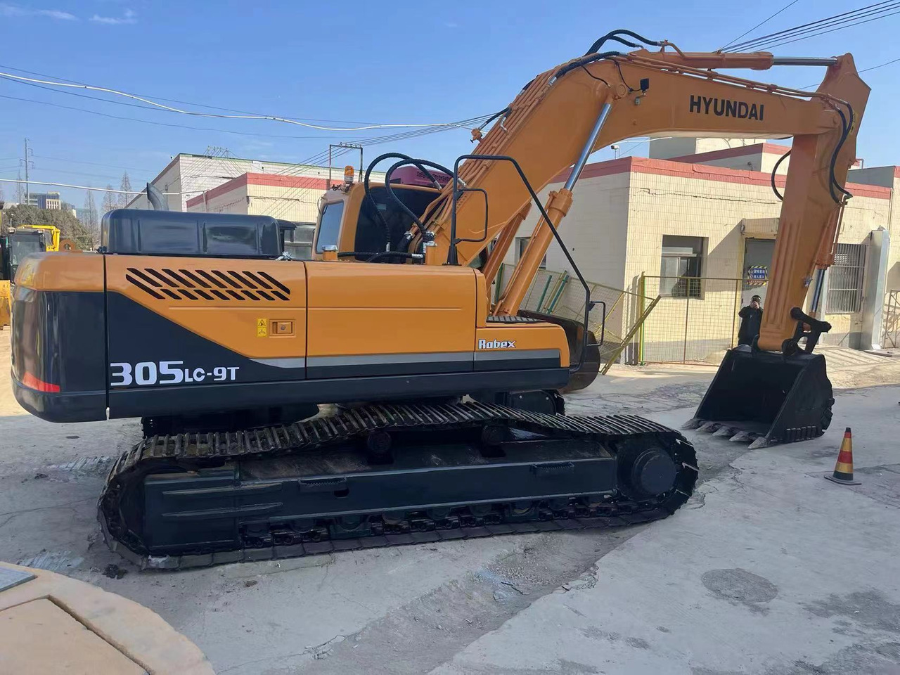 Hyundai 305 - Rupsgraafmachine: afbeelding 1 Hyundai 305 - Rupsgraafmachine: afbeelding 1