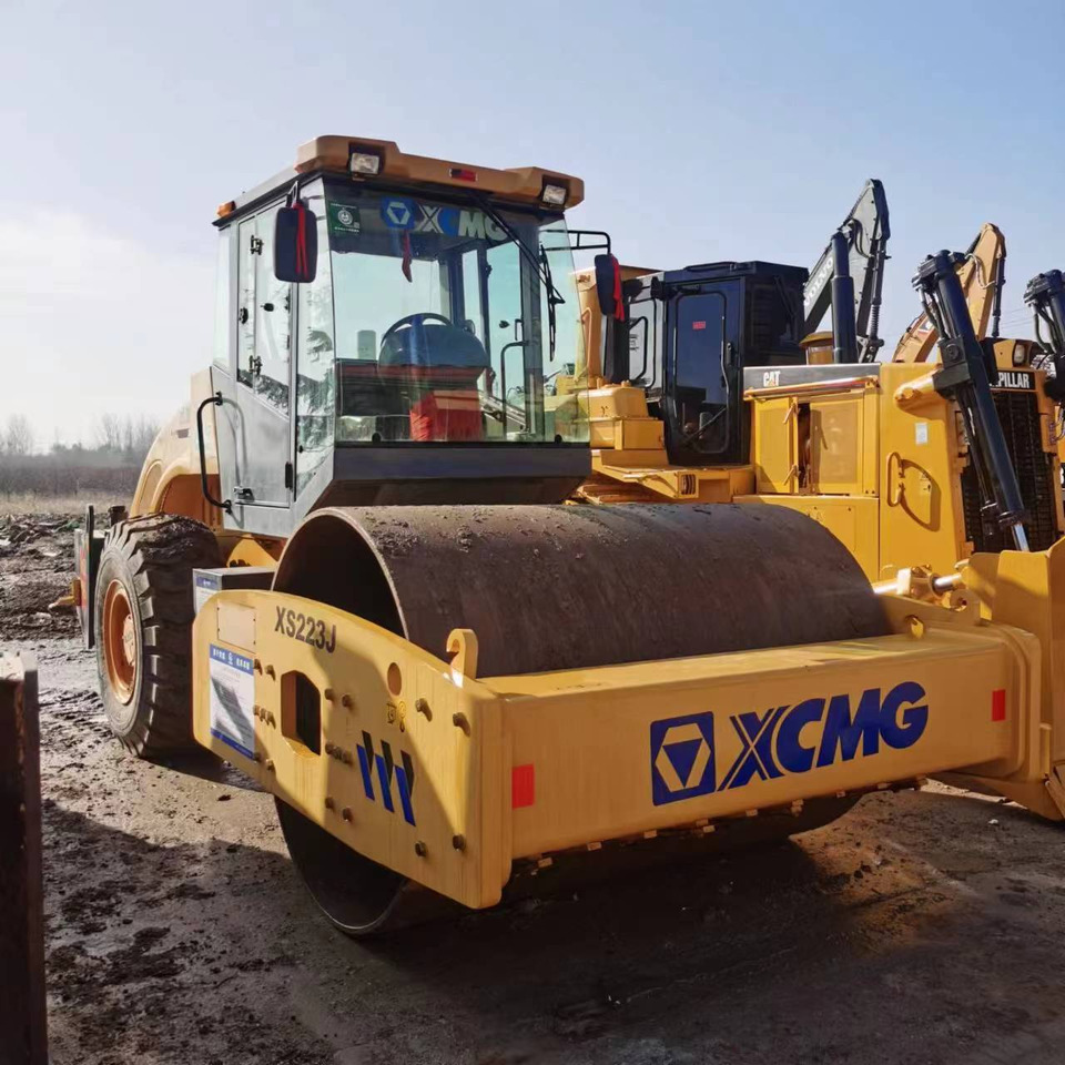 XCMG XS223J - Schapenpootwals/ Grondverdichter: afbeelding 4 XCMG XS223J - Schapenpootwals/ Grondverdichter: afbeelding 4