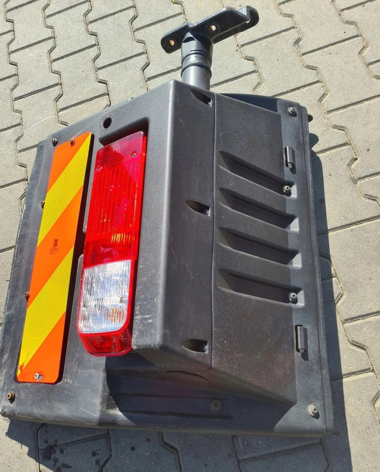BŁOTNIK KOMPLETNY PRAWY TYŁ LAMPA CHLAPACZ MOCOWANIE FORD F-MAX CARGO - Fender: afbeelding 4 BŁOTNIK KOMPLETNY PRAWY TYŁ LAMPA CHLAPACZ MOCOWANIE FORD F-MAX CARGO - Fender: afbeelding 4