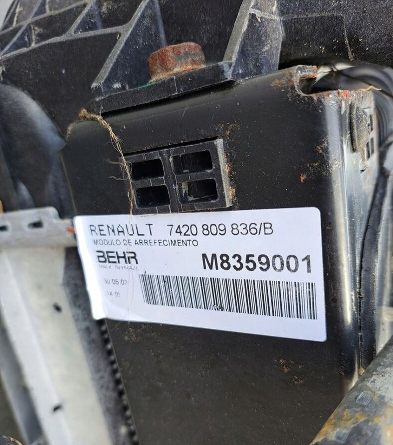 Behr KOMPLET CHŁODNIC RENAULT MIDLUM DXI 5 - Radiateur voor Vrachtwagen: afbeelding 2 Behr KOMPLET CHŁODNIC RENAULT MIDLUM DXI 5 - Radiateur voor Vrachtwagen: afbeelding 2