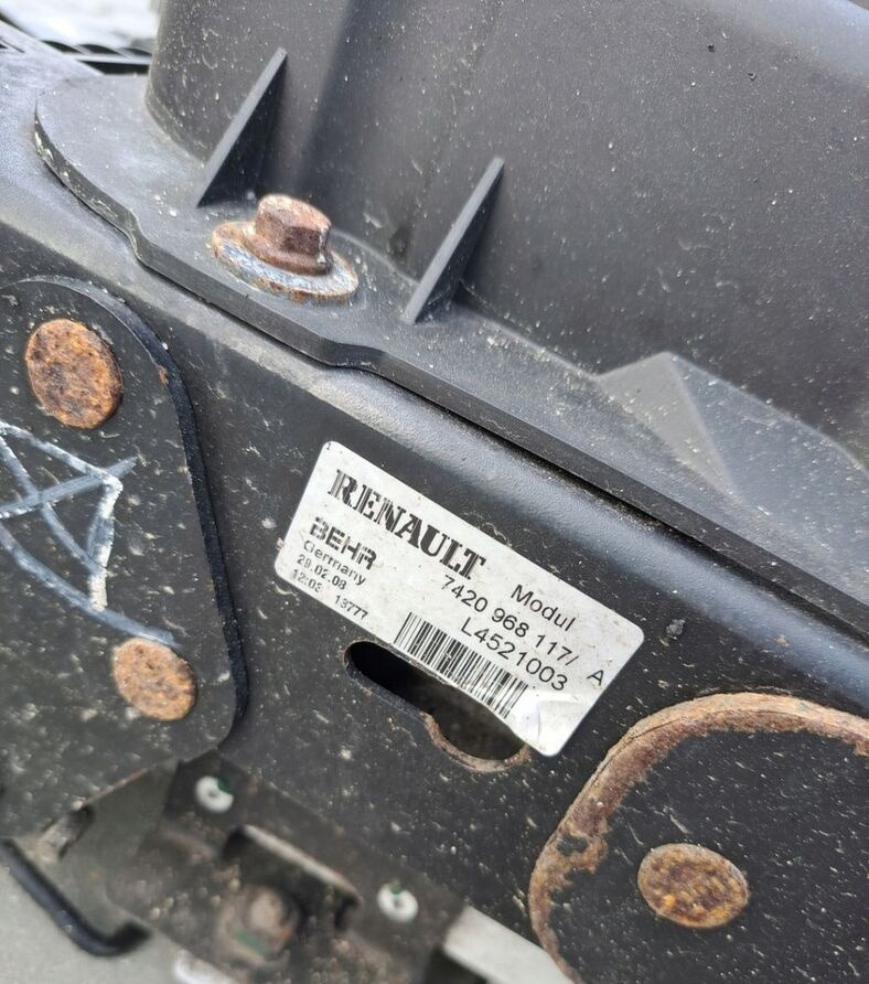 Behr KOMPLET CHŁODNICA VOLVO FE RENAULT PREMIUM DXI 7 - Radiateur voor Vrachtwagen: afbeelding 3 Behr KOMPLET CHŁODNICA VOLVO FE RENAULT PREMIUM DXI 7 - Radiateur voor Vrachtwagen: afbeelding 3