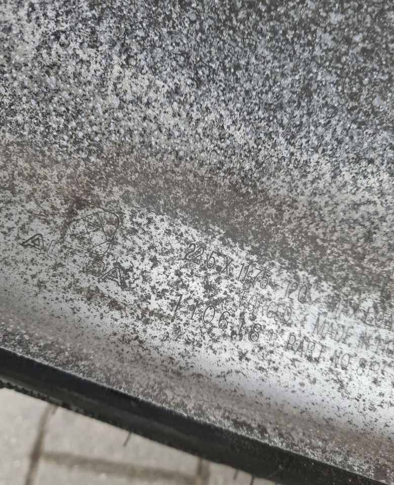 FELGA ALUMINIOWA ALCOA PRZÓD SZEROKA POLEROWANA 22,5 X 11,75 ET 120 TIR 22606576 - Velg: afbeelding 4 FELGA ALUMINIOWA ALCOA PRZÓD SZEROKA POLEROWANA 22,5 X 11,75 ET 120 TIR 22606576 - Velg: afbeelding 4