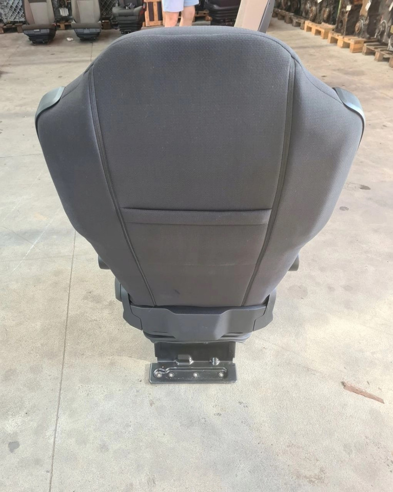 FOTEL LEWY KIEROWCY FORD F-MAX CARGO EURO 6 - Zitplaats: afbeelding 5 FOTEL LEWY KIEROWCY FORD F-MAX CARGO EURO 6 - Zitplaats: afbeelding 5