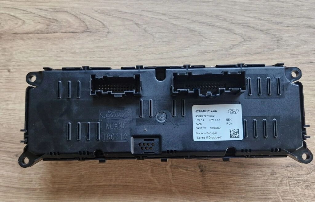 Ford F-MAX JC46-18C612-AA   Ford F-MAX - Instrumentenpaneel voor Vrachtwagen: afbeelding 1 Ford F-MAX JC46-18C612-AA   Ford F-MAX - Instrumentenpaneel voor Vrachtwagen: afbeelding 1