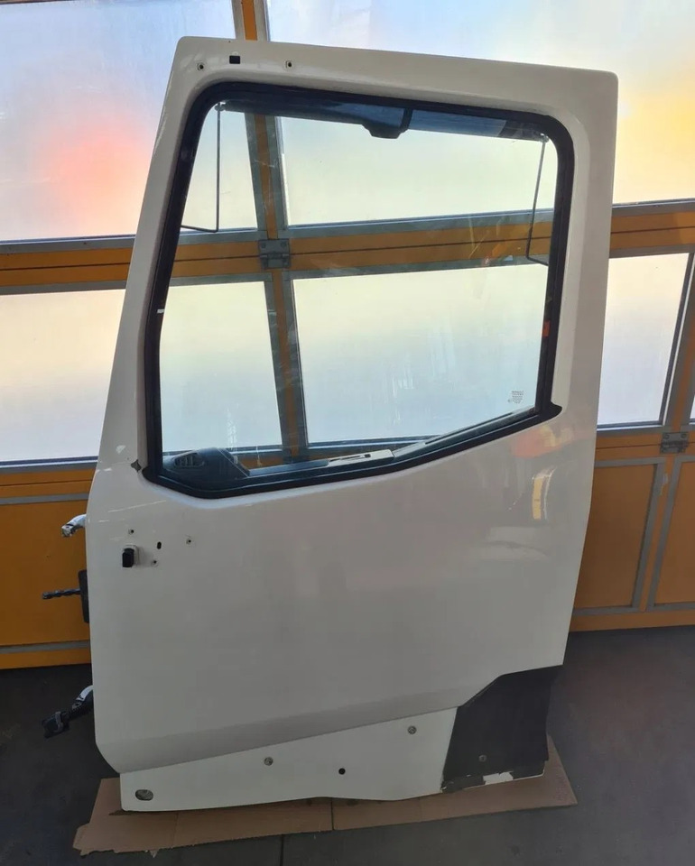 RENAULT DRZWI KOMPLETNE LEWE RENAULT GAMA T RANGE - Deur en onderdelen voor Vrachtwagen: afbeelding 1 RENAULT DRZWI KOMPLETNE LEWE RENAULT GAMA T RANGE - Deur en onderdelen voor Vrachtwagen: afbeelding 1