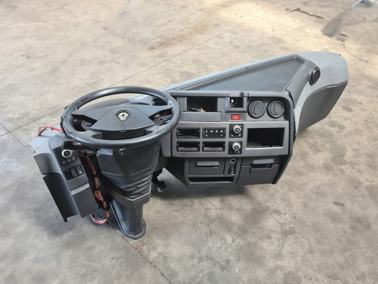 RENAULT KONSOLA KOMPLETNA KOKPIT DESKA ROZDZIELCZA PRZEKŁADKA ANGLIKA RENAULT GAMA T RANGE - Instrumentenpaneel voor Vrachtwagen: afbeelding 1 RENAULT KONSOLA KOMPLETNA KOKPIT DESKA ROZDZIELCZA PRZEKŁADKA ANGLIKA RENAULT GAMA T RANGE - Instrumentenpaneel voor Vrachtwagen: afbeelding 1