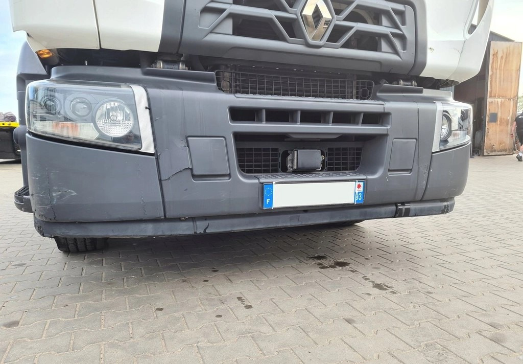 RENAULT ZDERZAK KOMPLETNY Z LAMPAMI PRZÓD RENAULT PREMIUM DXI RENAULT GAMA D - Bumper voor Vrachtwagen: afbeelding 1 RENAULT ZDERZAK KOMPLETNY Z LAMPAMI PRZÓD RENAULT PREMIUM DXI RENAULT GAMA D - Bumper voor Vrachtwagen: afbeelding 1