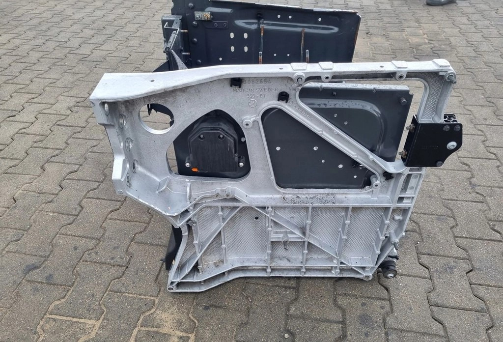SKRZYNKA AKUMULATORÓW PODWÓJNA NA 4 AKUMULATORY VOLVO FH 4 FM 4 FMX 4 - Batterij: afbeelding 2 SKRZYNKA AKUMULATORÓW PODWÓJNA NA 4 AKUMULATORY VOLVO FH 4 FM 4 FMX 4 - Batterij: afbeelding 2
