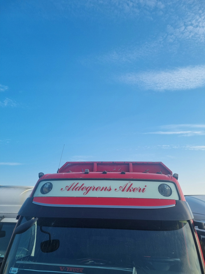 VOLVO BLENDA DASZEK OSŁONA PRZECIWSŁONECZNA MOCOWANIA VOLVO FH 13 16 LIFT - Zonneklep voor Vrachtwagen: afbeelding 1 VOLVO BLENDA DASZEK OSŁONA PRZECIWSŁONECZNA MOCOWANIA VOLVO FH 13 16 LIFT - Zonneklep voor Vrachtwagen: afbeelding 1